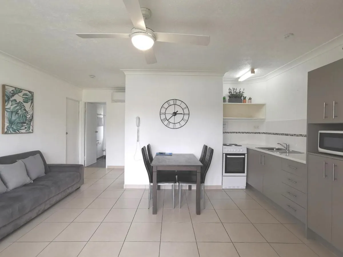 Bay Of Palms Hotel Gold Coast Australia