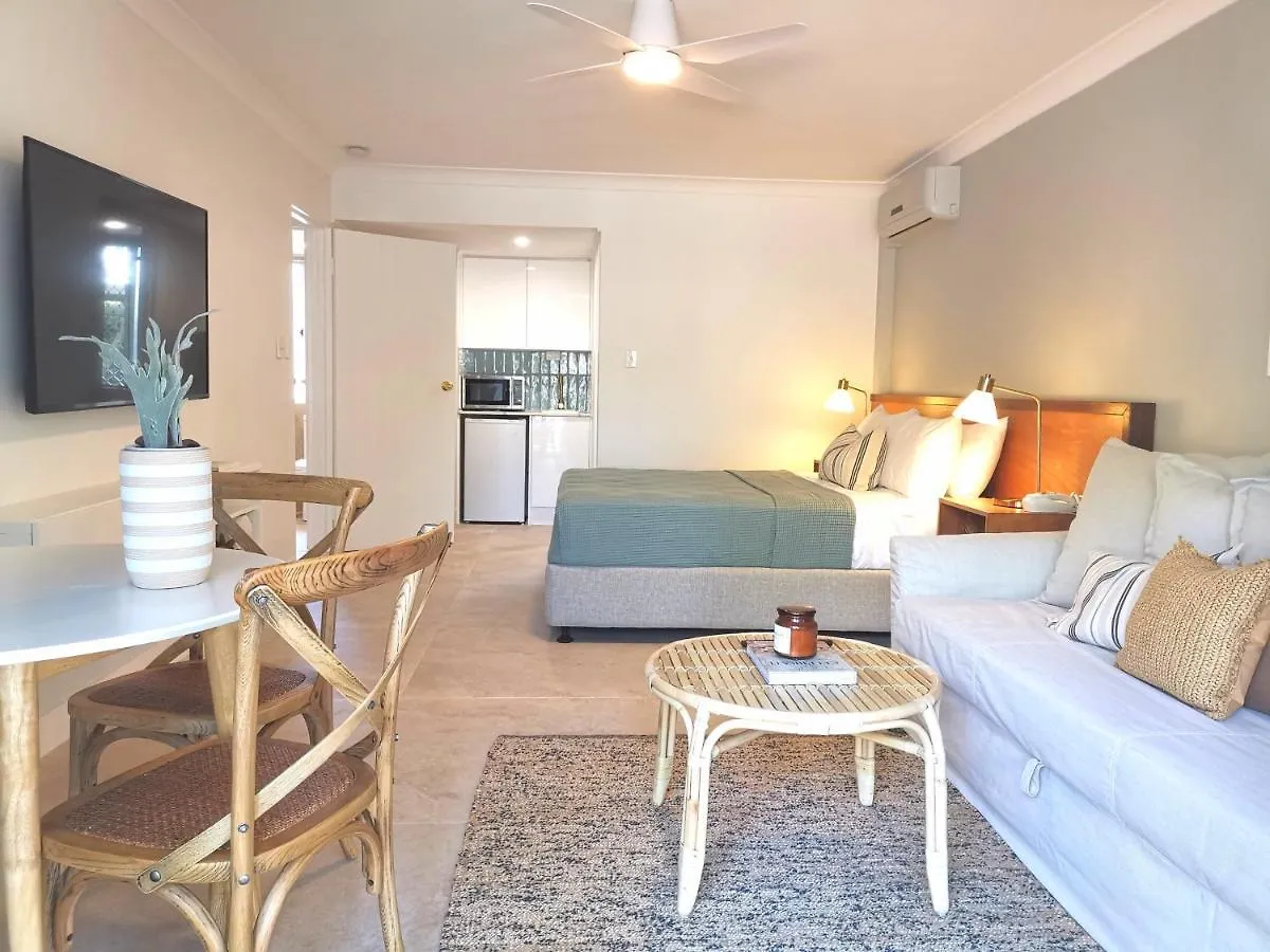 Bay Of Palms Hotel Gold Coast